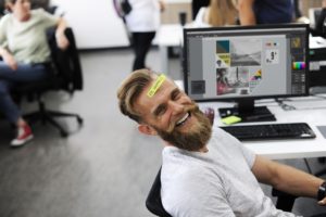 Lire la suite à propos de l’article La plupart des travailleurs belges sont heureux au travail, selon une étude
